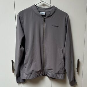 Columbia women’s lightweight Gray Jacket